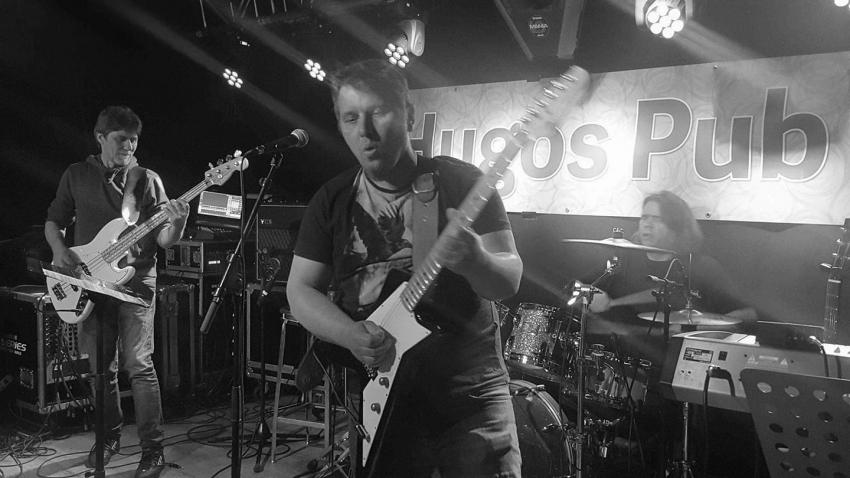 Ray Moon Band, Hugos Pub